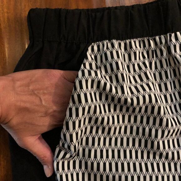 Nicole Miller Geometric Black and White Pants in Size M - Picture 11 of 11